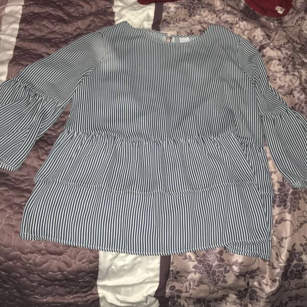 Stripped long sleeve dress shirt